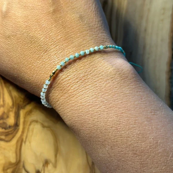 Gold and mint beaded bracelet - Picture 3 of 3